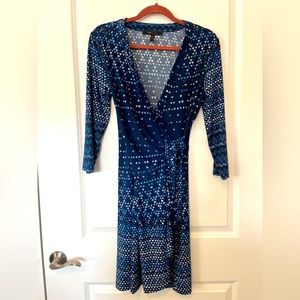 BCBG Maxazria blue wrap dress size medium, mid length